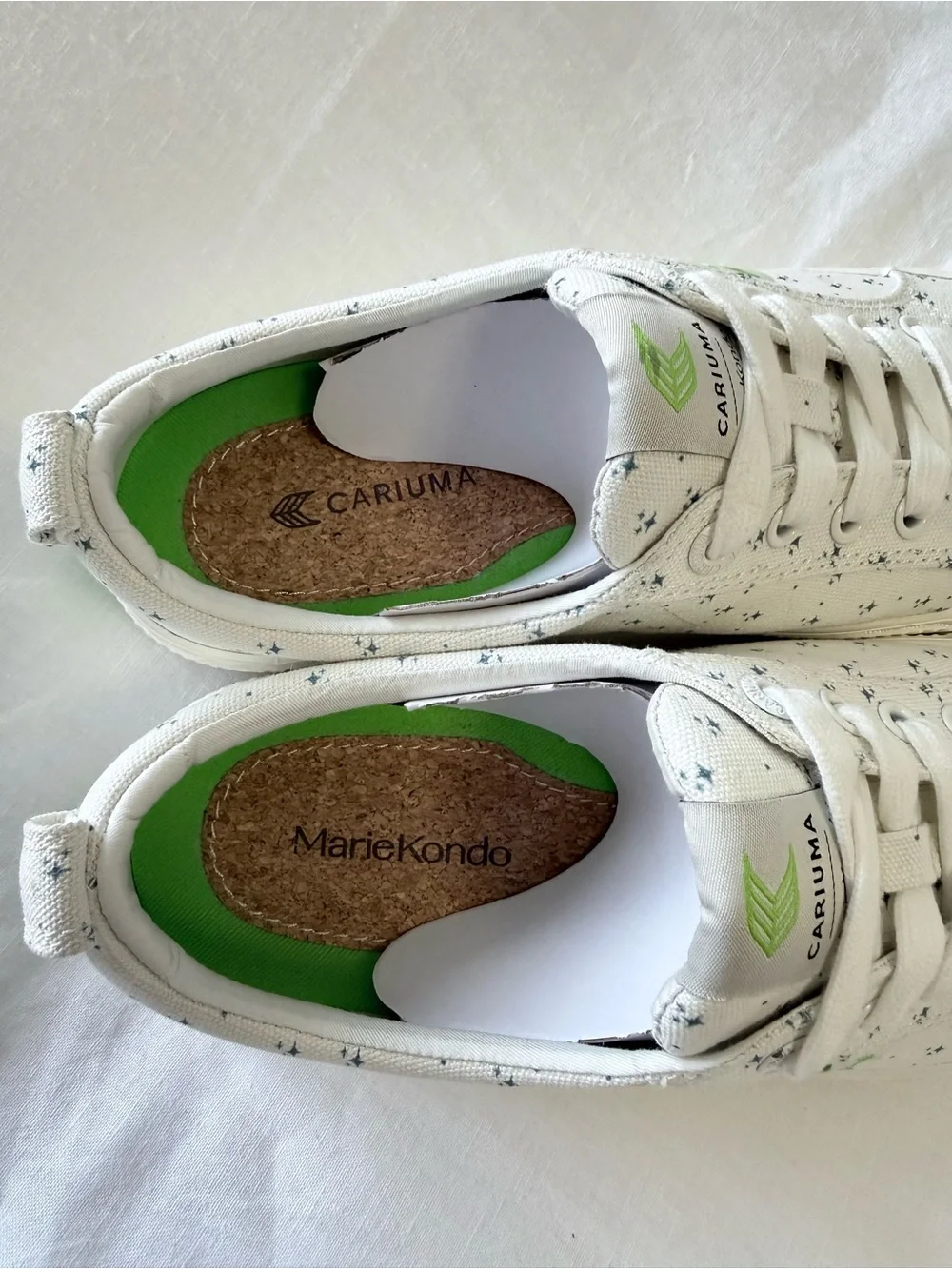 Cariuma | Women’s 8 | Marie Kondo OCA Low Off White Blue Star Sneakers | EUC